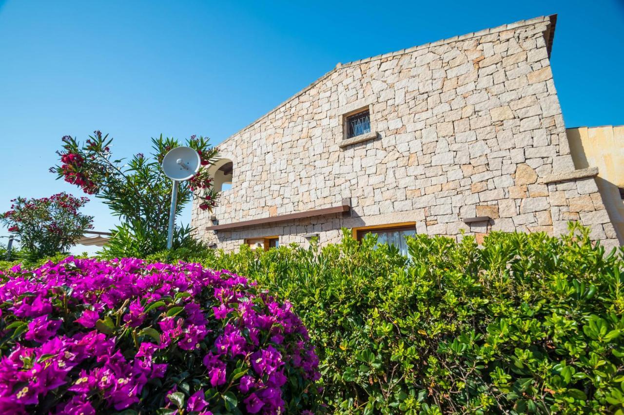 Relais Del Borgo- Domo Hotel Porto San Paolo  Exterior photo