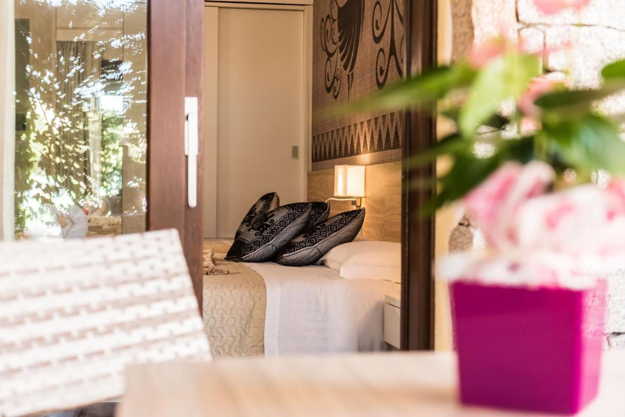Relais Del Borgo- Domo Hotel Porto San Paolo  Exterior photo