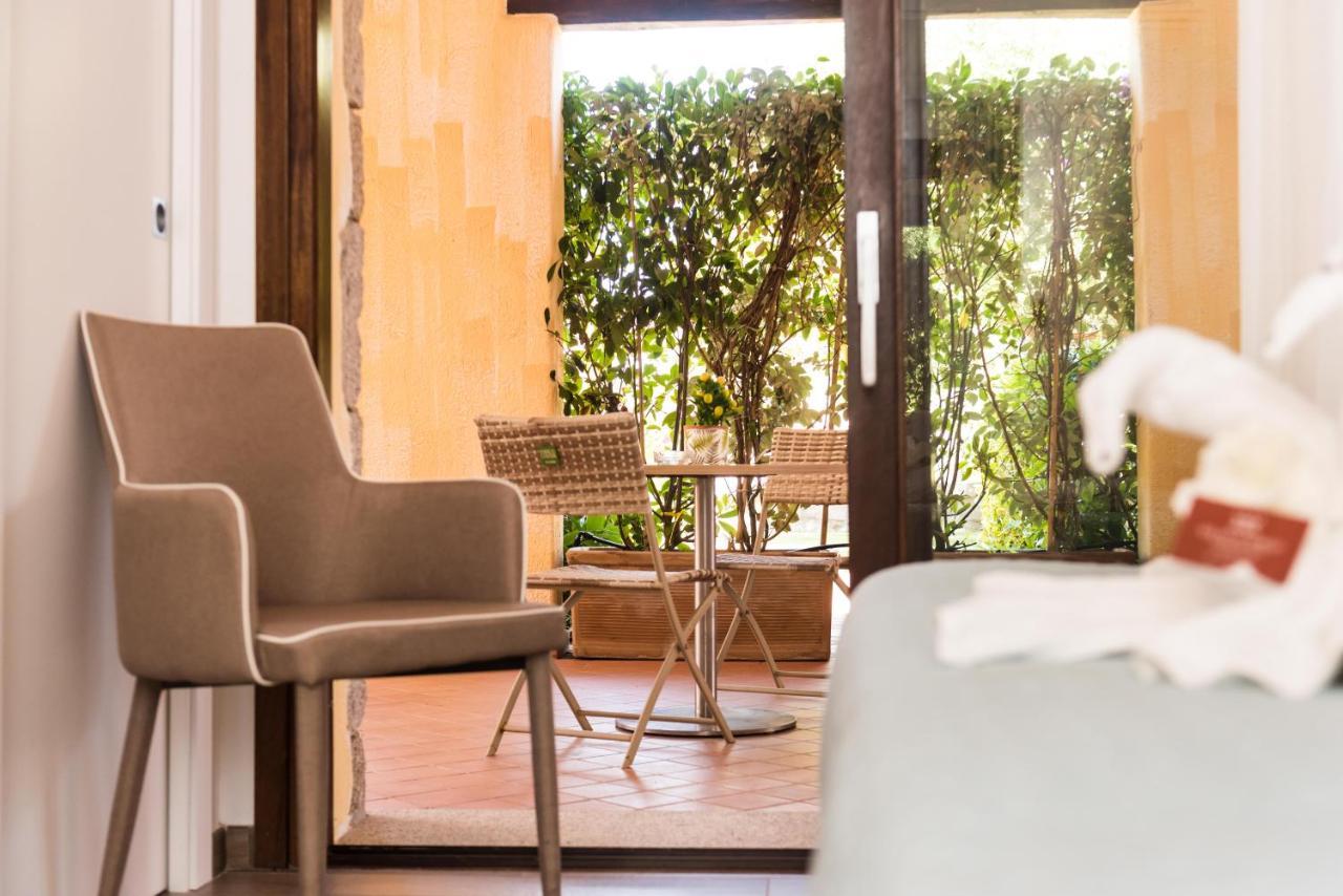 Relais Del Borgo- Domo Hotel Porto San Paolo  Exterior photo