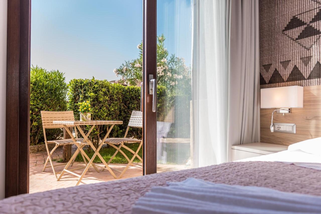 Relais Del Borgo- Domo Hotel Porto San Paolo  Exterior photo