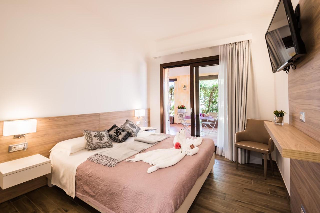 Relais Del Borgo- Domo Hotel Porto San Paolo  Exterior photo
