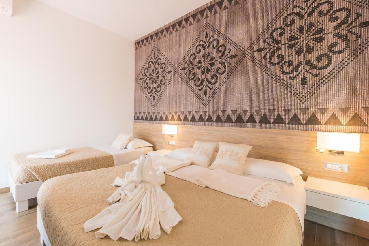 Relais Del Borgo- Domo Hotel Porto San Paolo  Exterior photo