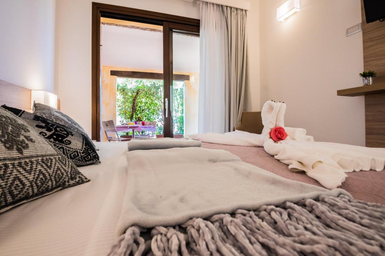 Relais Del Borgo- Domo Hotel Porto San Paolo  Exterior photo