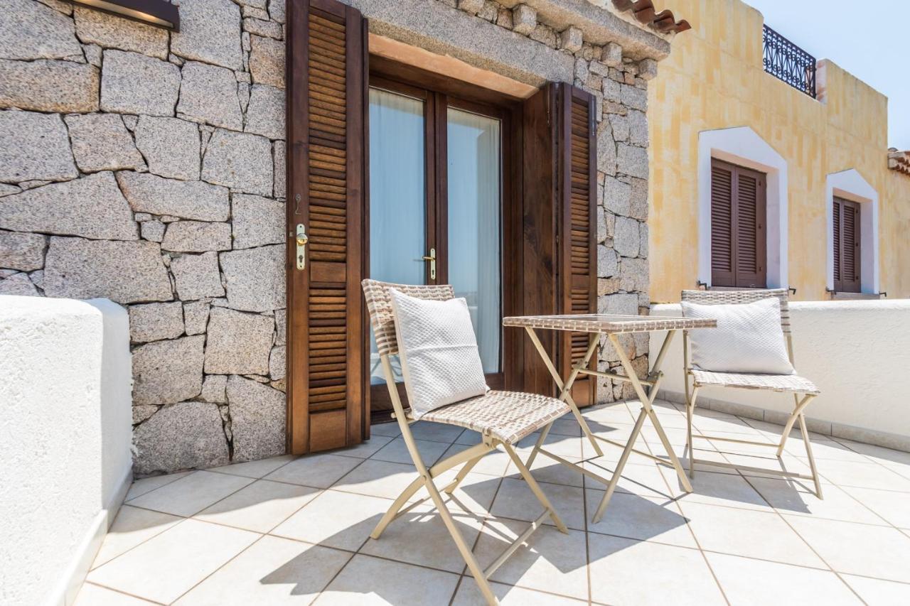 Relais Del Borgo- Domo Hotel Porto San Paolo  Exterior photo