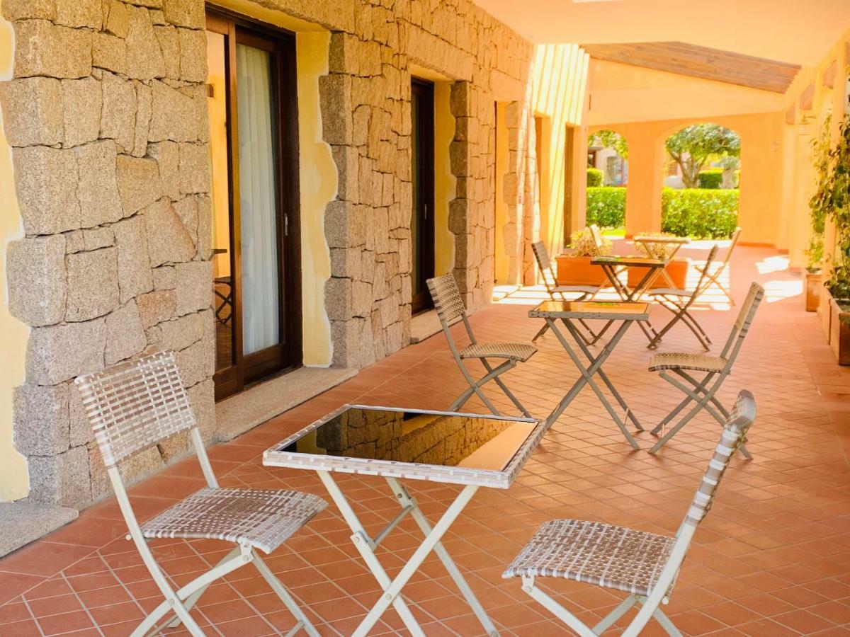 Relais Del Borgo- Domo Hotel Porto San Paolo  Exterior photo
